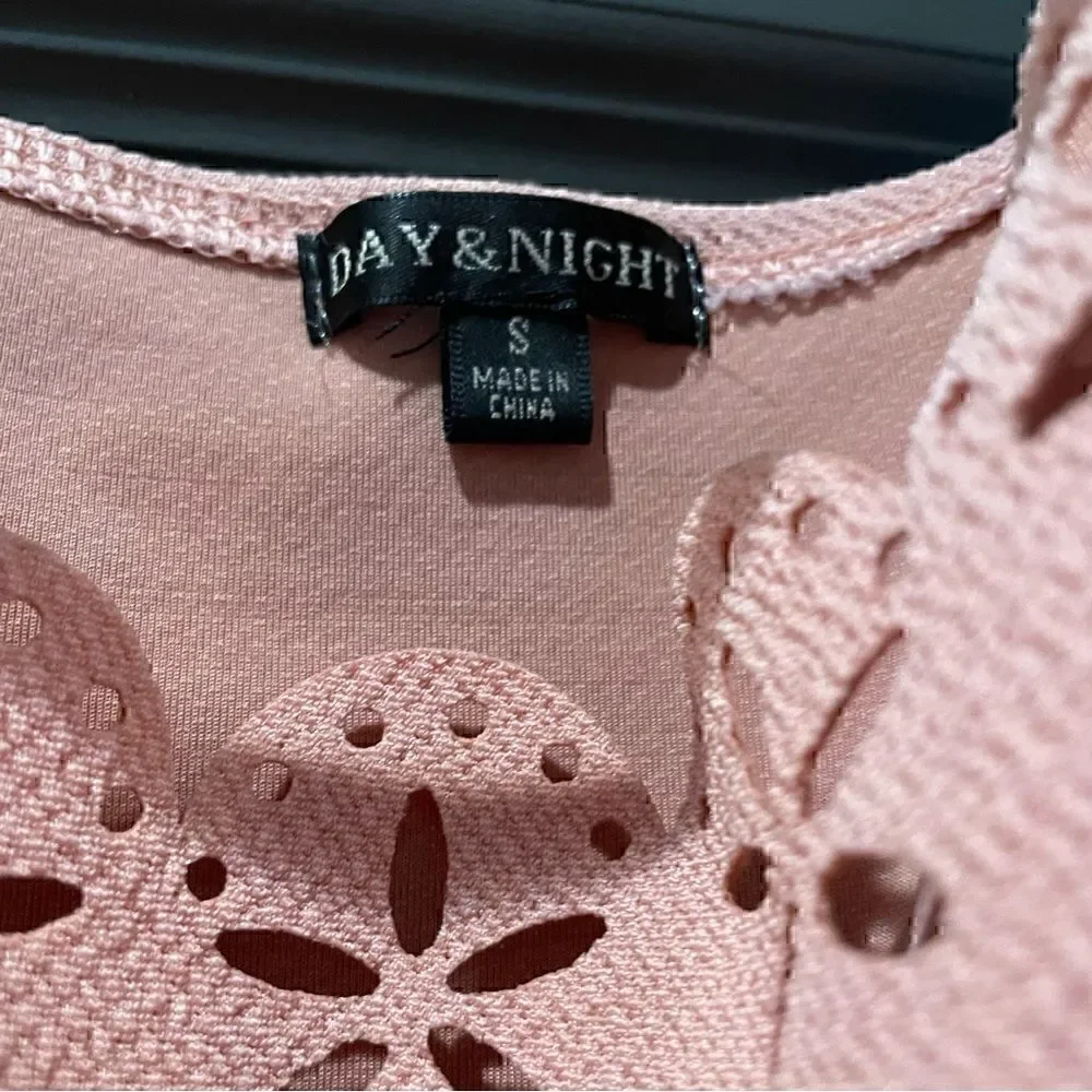 Pink top - Picture 5 of 5